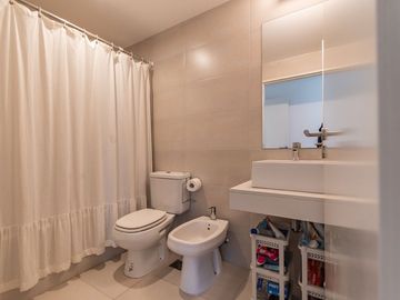 DEPARTAMENTO 4 AMBIENTES VENTA TIGRE COCHERA