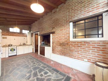 CASA EN VENTA BARRIO GOLF TANDIL
