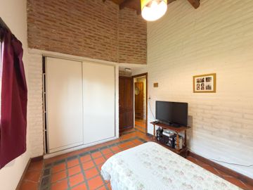 CASA EN VENTA BARRIO GOLF TANDIL