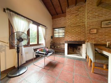 CASA EN VENTA BARRIO GOLF TANDIL