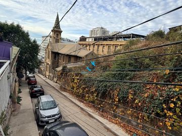 CERRO LA CRUZ, SON TRES CASAS UNA POR PISO