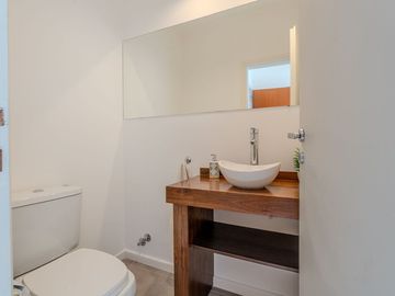 VENTA EDIFICIO EN IMPORTANTE AVENIDA