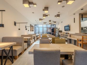 VENTA EDIFICIO EN IMPORTANTE AVENIDA