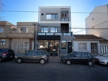 VENTA EDIFICIO EN IMPORTANTE AVENIDA