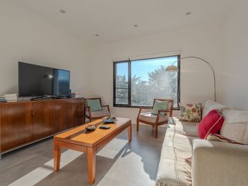 VENTA EDIFICIO EN IMPORTANTE AVENIDA
