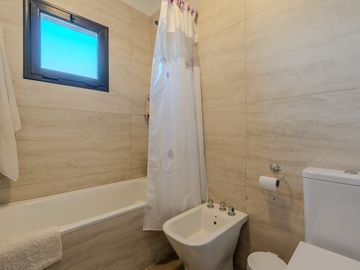 VENTA EDIFICIO EN IMPORTANTE AVENIDA