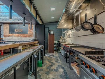 VENTA EDIFICIO EN IMPORTANTE AVENIDA