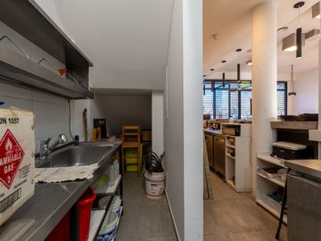 VENTA EDIFICIO EN IMPORTANTE AVENIDA