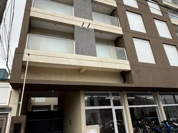 Departamento en venta c/ cochera en Villa del Parque