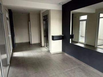 Departamento en venta c/ cochera en Centro