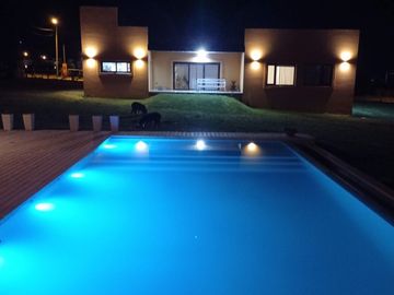 Moderna Casa Quinta en Valle Sereno. NUEVO VALOR!