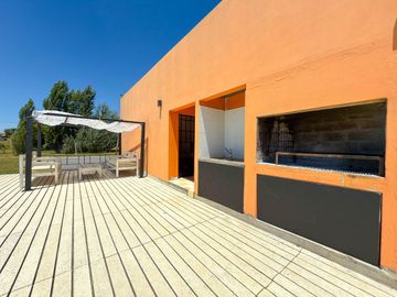Moderna Casa Quinta en Valle Sereno. NUEVO VALOR!