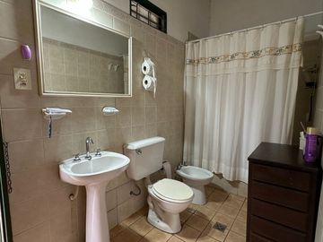 VENTA CASA 3 DORM. 1620 m² - YALA