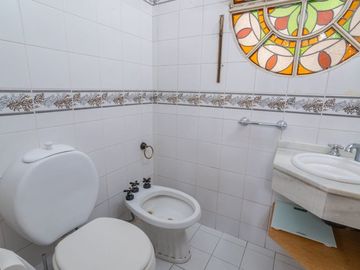 Casa única a la venta sobre la Costanera!
