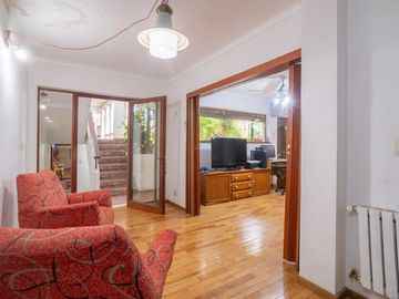 Casa única a la venta sobre la Costanera!