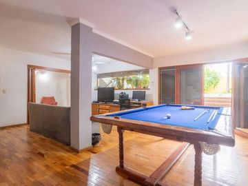 Casa única a la venta sobre la Costanera!