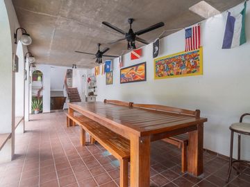 Casa única a la venta sobre la Costanera!