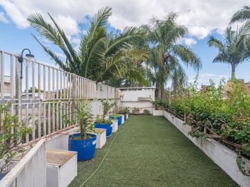Casa única a la venta sobre la Costanera!