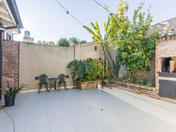 VENTA CASA LOTE PROPIO 3 AMB C/ PATIO EN MARTINEZ