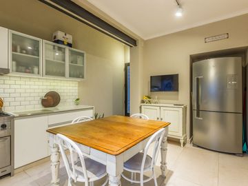 VENTA CASA LOTE PROPIO 3 AMB C/ PATIO EN MARTINEZ