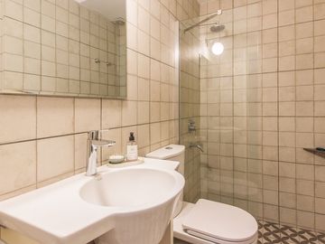 VENTA CASA LOTE PROPIO 3 AMB C/ PATIO EN MARTINEZ