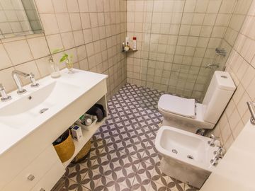 VENTA CASA LOTE PROPIO 3 AMB C/ PATIO EN MARTINEZ
