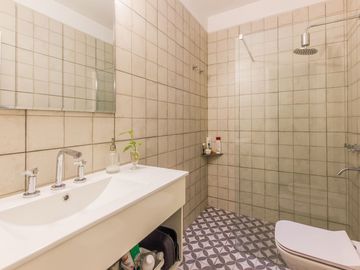 VENTA CASA LOTE PROPIO 3 AMB C/ PATIO EN MARTINEZ