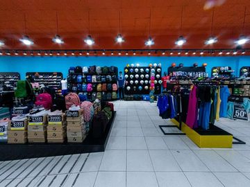 VENTA GRAN LOCAL AL FRENTE CALLE SAN MARTIN LUJAN
