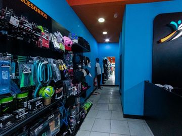 VENTA GRAN LOCAL AL FRENTE CALLE SAN MARTIN LUJAN