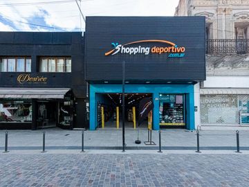 VENTA GRAN LOCAL AL FRENTE CALLE SAN MARTIN LUJAN
