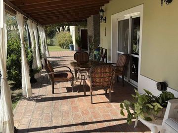 VENTA CASA 4 AMBIENTES LOS CARDALES CHACRA