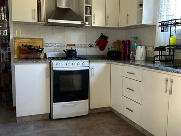 VENTA CASA 4 AMBIENTES LOS CARDALES CHACRA