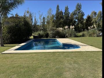 VENTA CASA 4 AMBIENTES LOS CARDALES CHACRA