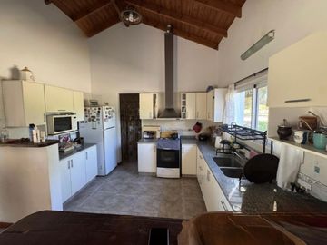 VENTA CASA 4 AMBIENTES LOS CARDALES CHACRA