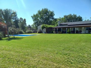 VENTA CASA 4 AMBIENTES LOS CARDALES CHACRA