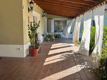 VENTA CASA 4 AMBIENTES LOS CARDALES CHACRA