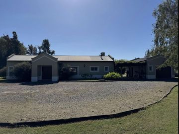 VENTA CASA 4 AMBIENTES LOS CARDALES CHACRA