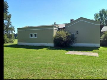 VENTA CASA 4 AMBIENTES LOS CARDALES CHACRA