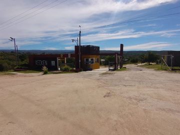 CASA 3 DORMITORIO CON BAJADA AL RIO KEOKEN TANTI