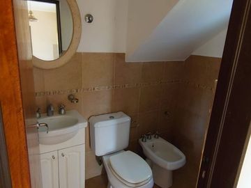 CASA 3 DORMITORIO CON BAJADA AL RIO KEOKEN TANTI