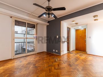 VENTA 2 AMB PLAZA FLORES SUBTE TREN BALCÓN