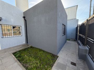 VENTA PH 3 AMBIENTES A ESTRENAR COCHERA PATIO