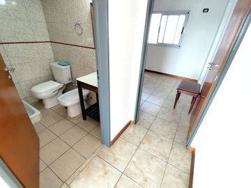 OFICINA CONSULTORIO ALQUILER 2 AMB BALCON