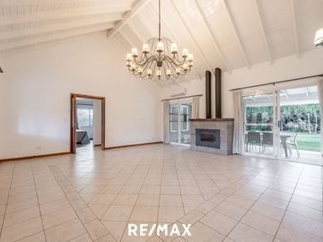 VENTA CASA 4amb BERMUDAS BARRIO CERRADO