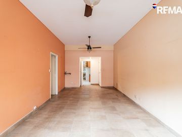 VENTA DPTO. 4/5 AMB-C/DEPEND. Y PATIO EN FLORES