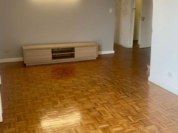 VENTA DE PISO 4 AMB. REFACCIONADO - COLEGIALES