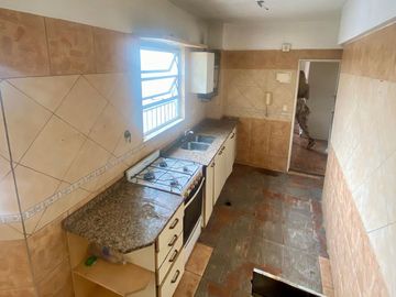 VENTA DE PISO 4 AMBIENTES - COLEGIALES