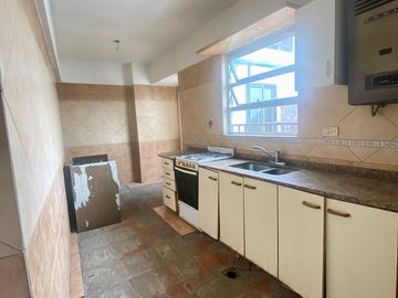VENTA DE PISO 4 AMBIENTES - COLEGIALES