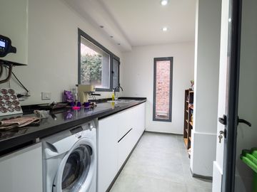 CASA EN VENTA 3 DORMITORIOS SAN EDUARDO