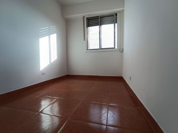 Depto 2 Amb en alquiler Balvanera piso alto